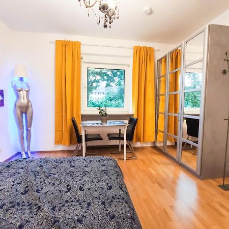 Modernes Zimmer Am Park Mit Garten, Huehner & Enten Мюнхен Экстерьер фото