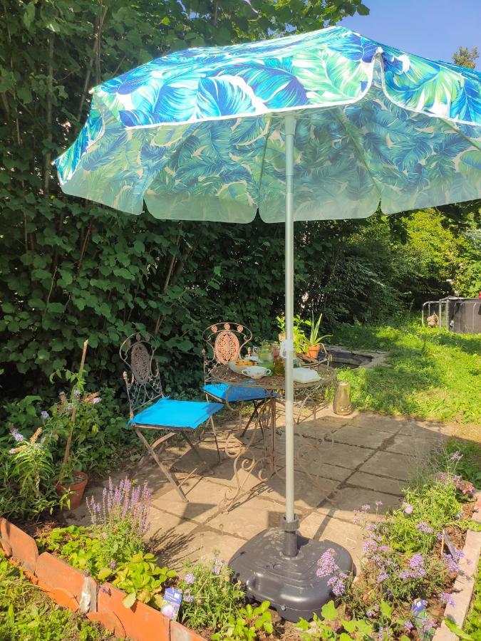 Modernes Zimmer Am Park Mit Garten, Huehner & Enten Мюнхен Экстерьер фото