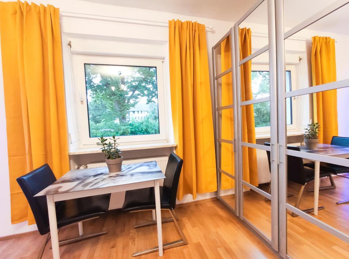 Modernes Zimmer Am Park Mit Garten, Huehner & Enten Мюнхен Экстерьер фото