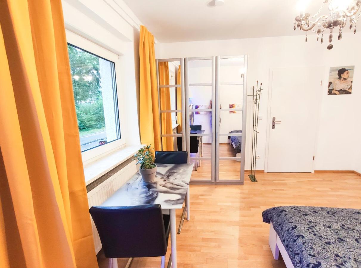 Modernes Zimmer Am Park Mit Garten, Huehner & Enten Мюнхен Экстерьер фото